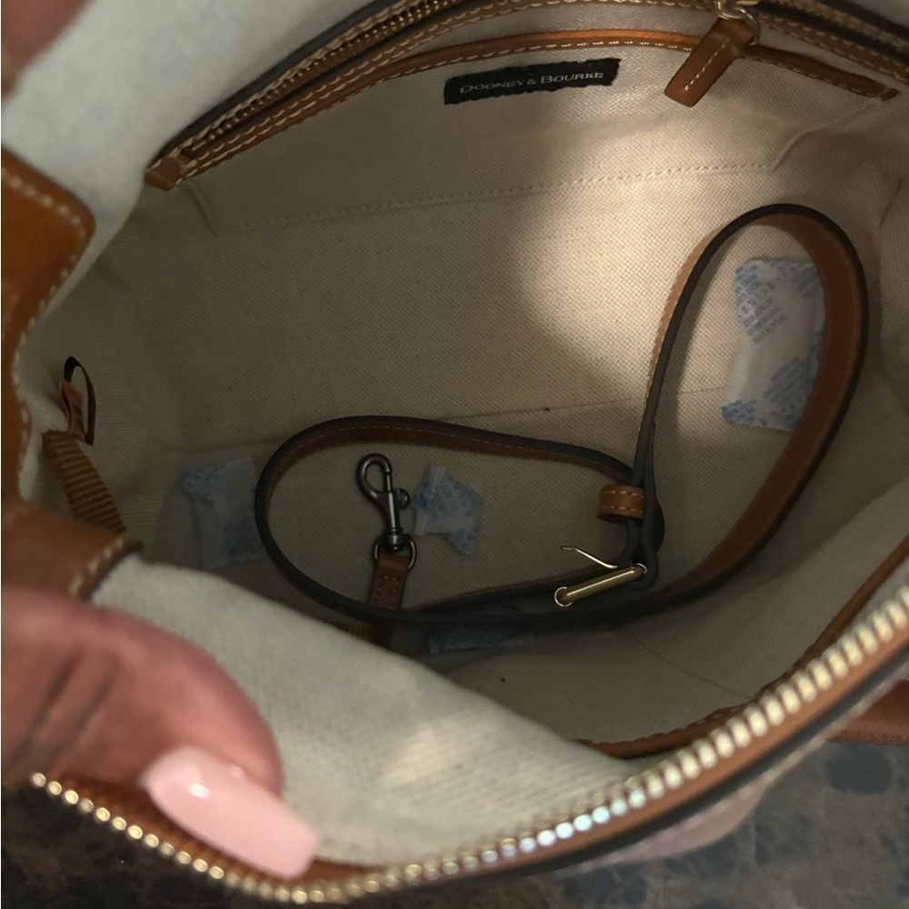 Dooney & Bourke pebble leather w/ Florentine trim 30 satchel - Picture 2 of 5